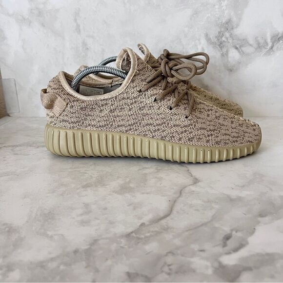 Women’s Oxford Tan Sneakers - Picture 4 of 6